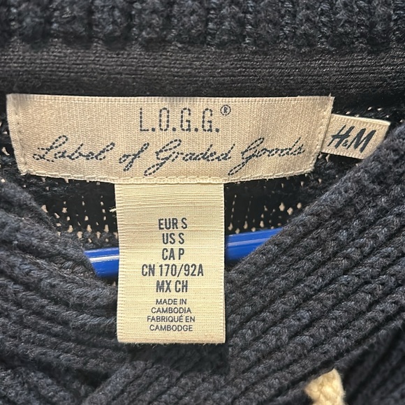 Pullover Sweater - Picture 2 of 2